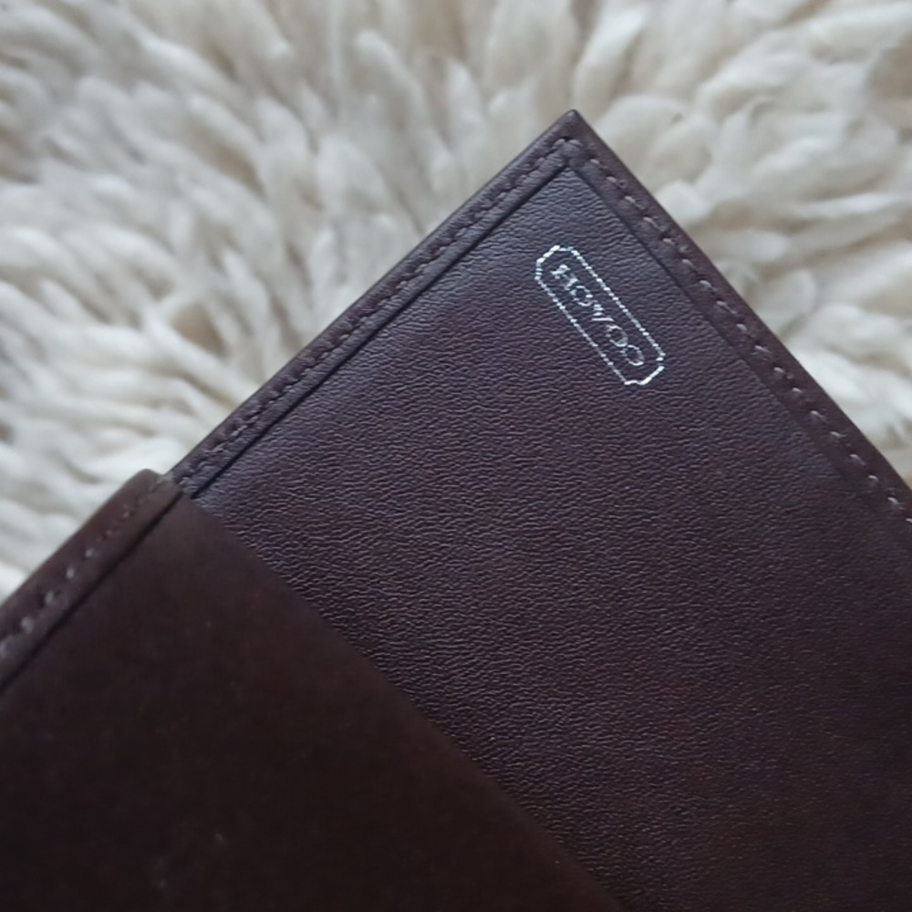 Coach Checkbook  cover - Picture 11 of 11